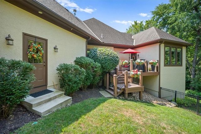 8604 N MARSH Avenue, Kansas City, MO 64157