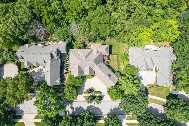 8604 N MARSH Avenue, Kansas City, MO 64157