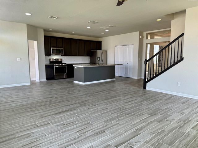 1293 Nevarez, Kyle, TX 78640