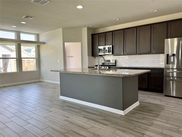 1293 Nevarez, Kyle, TX 78640