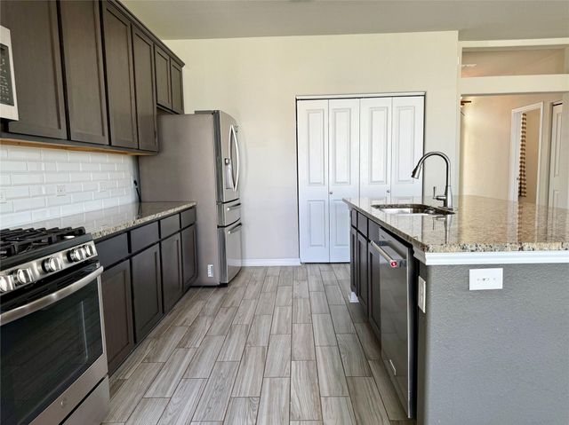 1293 Nevarez, Kyle, TX 78640