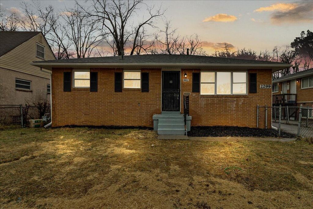 2299 Holt Avenue, Columbus, OH 43219