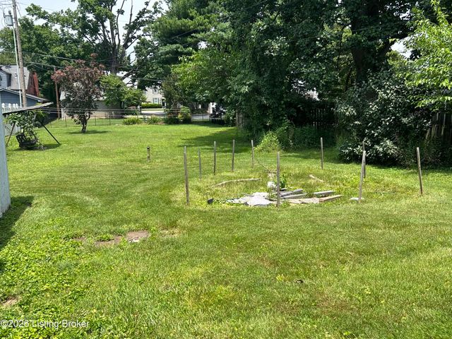 3531 Dayton Ave, Louisville, KY 40207
