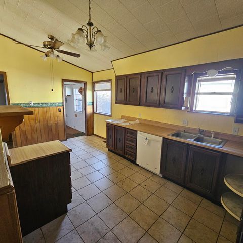 1012 Bowman Drive, Borger, TX 79007