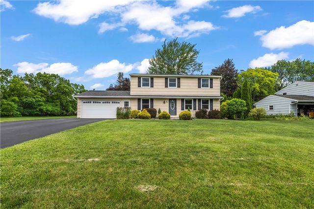 80 Maple Hill Farm Road, Penfield, NY 14526