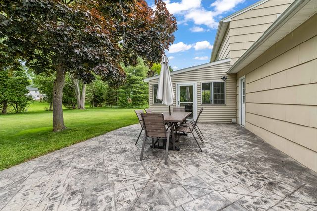 80 Maple Hill Farm Road, Penfield, NY 14526