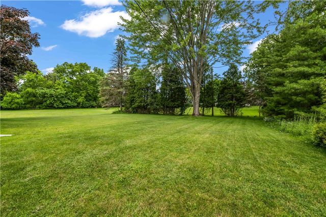 80 Maple Hill Farm Road, Penfield, NY 14526