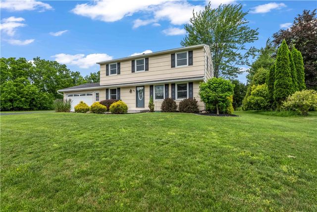 80 Maple Hill Farm Road, Penfield, NY 14526