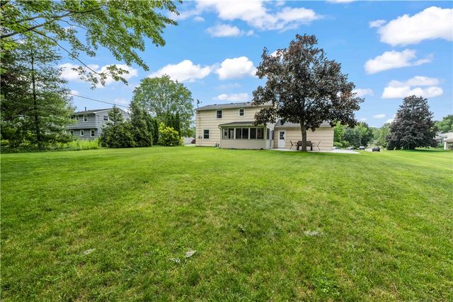 80 Maple Hill Farm Road, Penfield, NY 14526