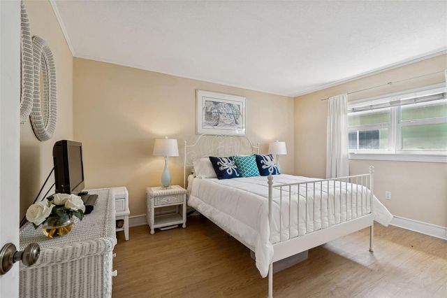 245 104TH AVENUE 7, Treasure Island, FL 33706