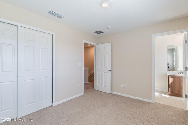 9833 FIDDLEBACK Lane, Jacksonville, FL 32222