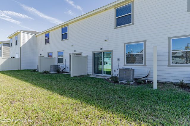 9833 FIDDLEBACK Lane, Jacksonville, FL 32222