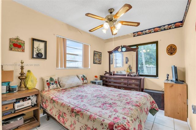 11925 SW 182nd Ter, Miami, FL 33177