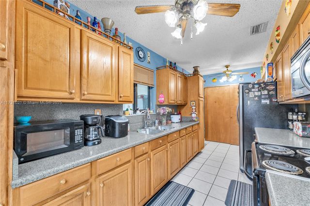 11925 SW 182nd Ter, Miami, FL 33177