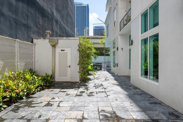234 NE 3rd Street 909, Miami, FL 33132