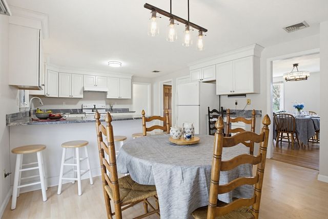 5 Wight Farm Rd, Natick, MA 01760