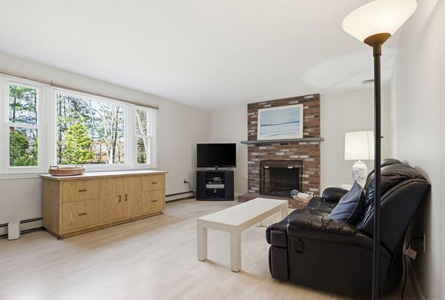 5 Wight Farm Rd, Natick, MA 01760