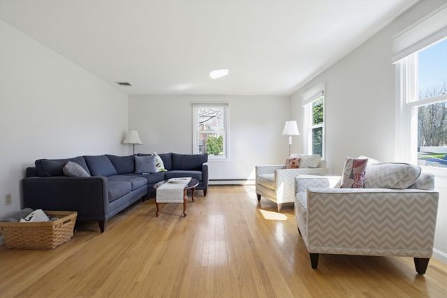 5 Wight Farm Rd, Natick, MA 01760