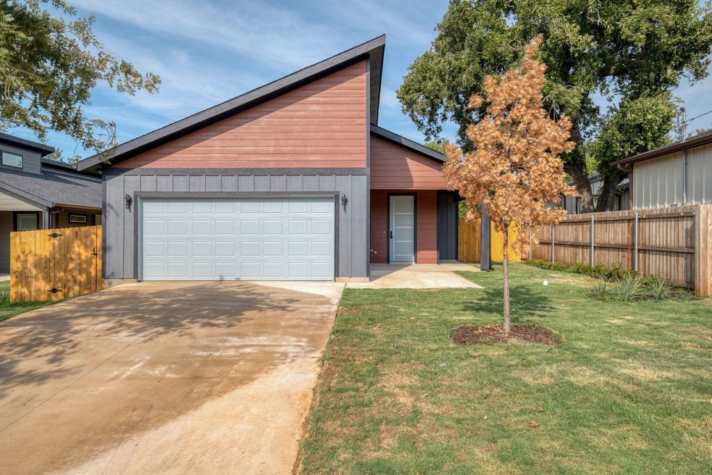 202 Washington ST, Elgin, TX 78621