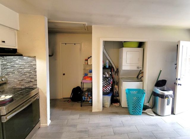 6851 Chasewood Drive, Houston, TX 77489