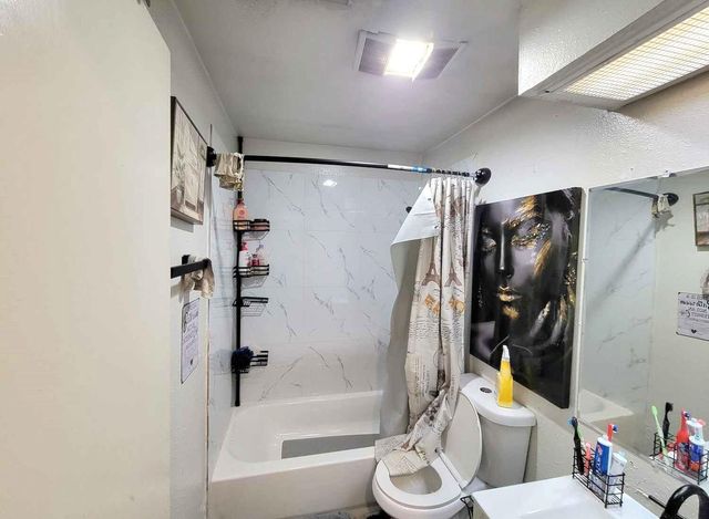 6851 Chasewood Drive, Houston, TX 77489