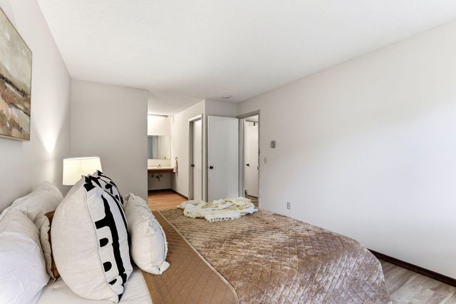 340 Ford Road 7, Saint Louis Park, MN 55426