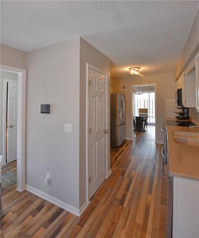 6616 Bradshaw Street, Shawnee, KS 66216