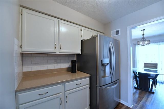 6616 Bradshaw Street, Shawnee, KS 66216