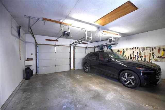 6616 Bradshaw Street, Shawnee, KS 66216