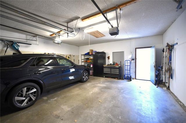 6616 Bradshaw Street, Shawnee, KS 66216