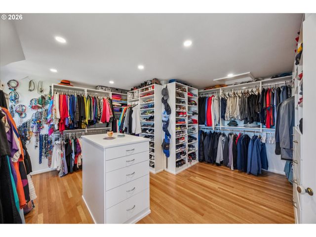 2846 Nw CUMBERLAND Rd, Portland, OR 97210