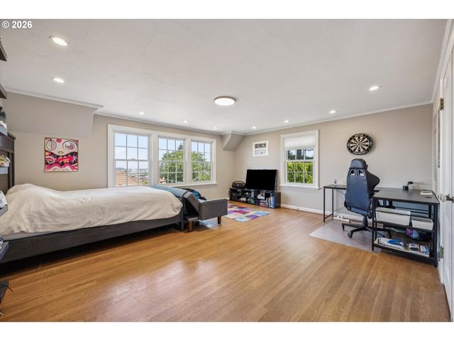 2846 Nw CUMBERLAND Rd, Portland, OR 97210