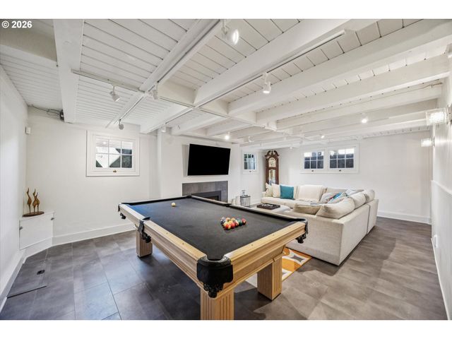 2846 Nw CUMBERLAND Rd, Portland, OR 97210