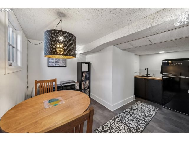 2846 Nw CUMBERLAND Rd, Portland, OR 97210