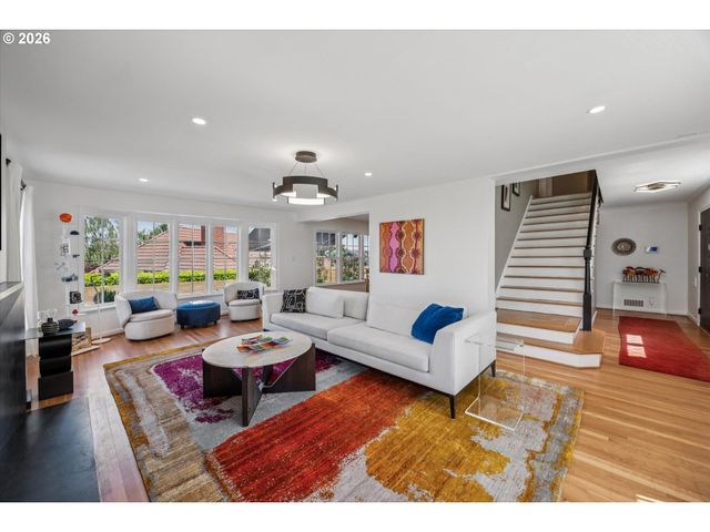 2846 Nw CUMBERLAND Rd, Portland, OR 97210