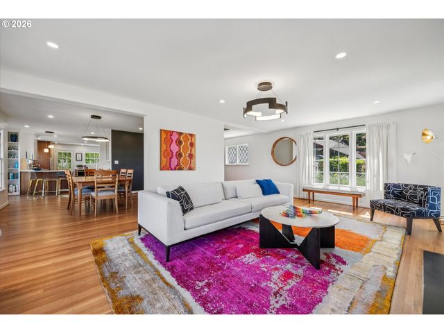 2846 Nw CUMBERLAND Rd, Portland, OR 97210