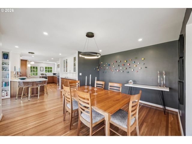 2846 Nw CUMBERLAND Rd, Portland, OR 97210