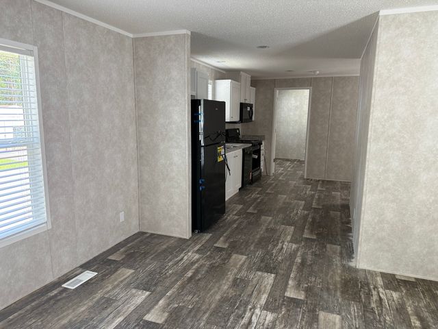 1712 S Dixie Highway 213, Crete, IL 60417