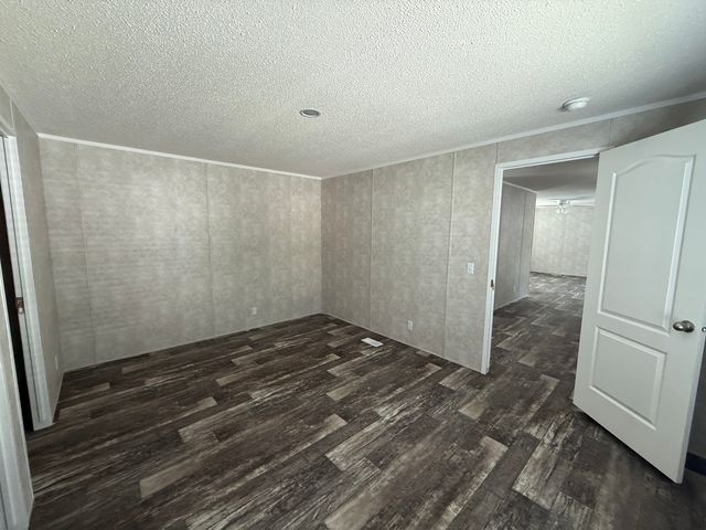 1712 S Dixie Highway 213, Crete, IL 60417