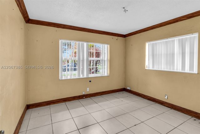6605 NW 77th St, Tamarac, FL 33321
