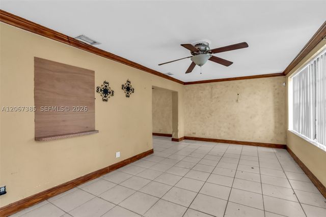 6605 NW 77th St, Tamarac, FL 33321