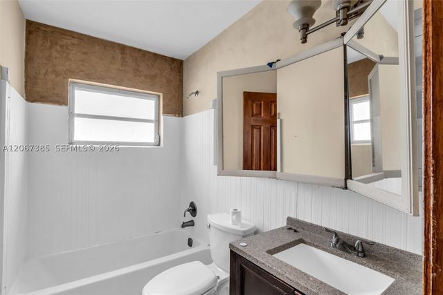 6605 NW 77th St, Tamarac, FL 33321