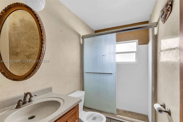 6605 NW 77th St, Tamarac, FL 33321