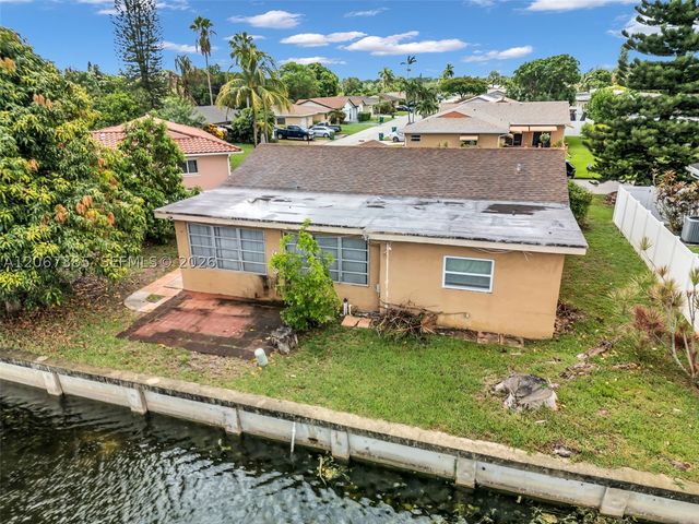 6605 NW 77th St, Tamarac, FL 33321