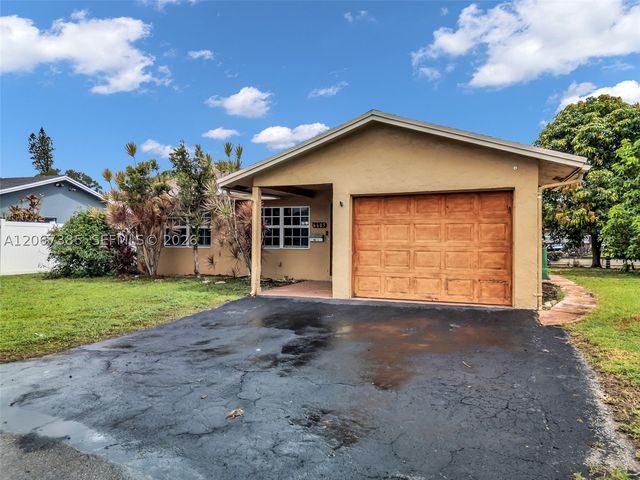 6605 NW 77th St, Tamarac, FL 33321