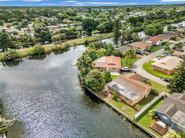 6605 NW 77th St, Tamarac, FL 33321