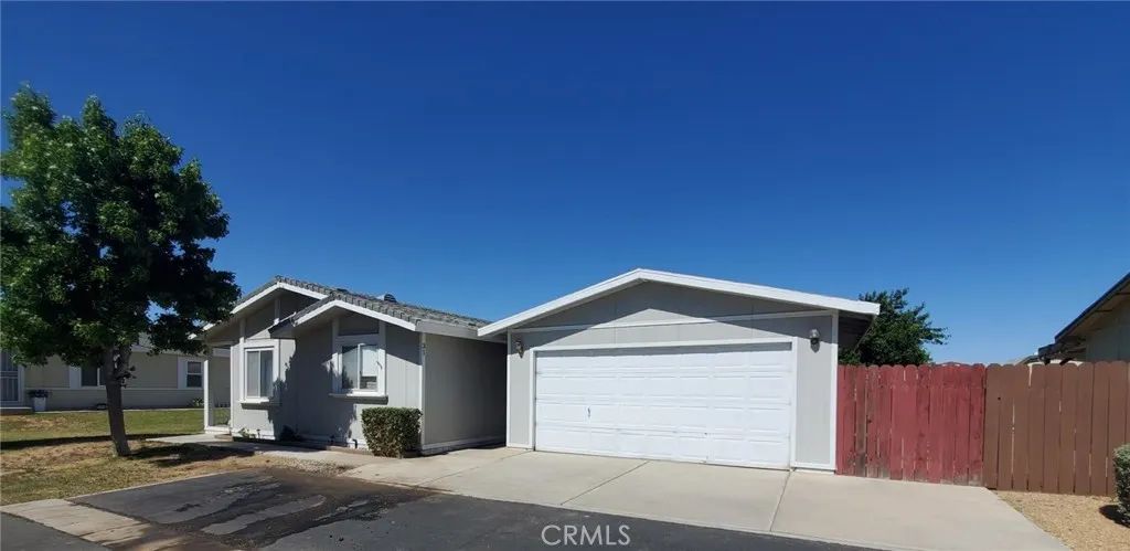 21621 Sandia 31, Apple Valley, CA 92308