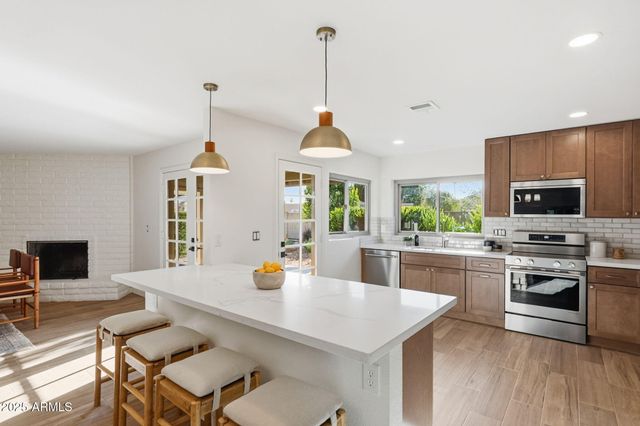 8116 N 18TH Way, Phoenix, AZ 85020