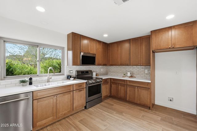 8116 N 18TH Way, Phoenix, AZ 85020