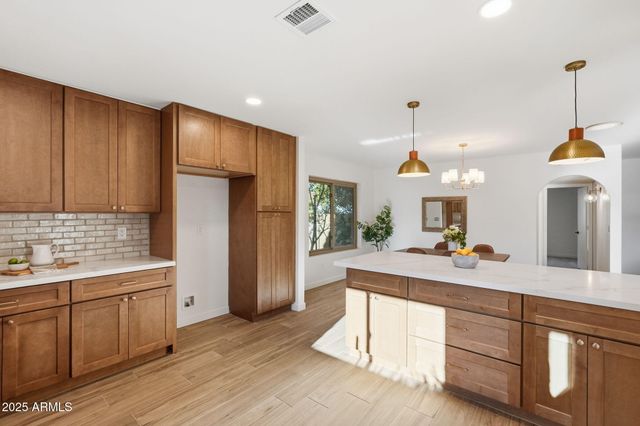 8116 N 18TH Way, Phoenix, AZ 85020